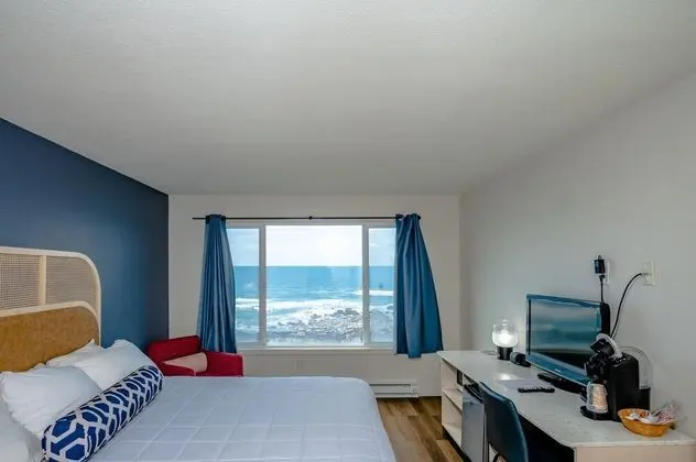 Deluxe King Room with Ocean View