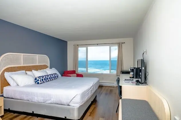 Deluxe King Room with Ocean View