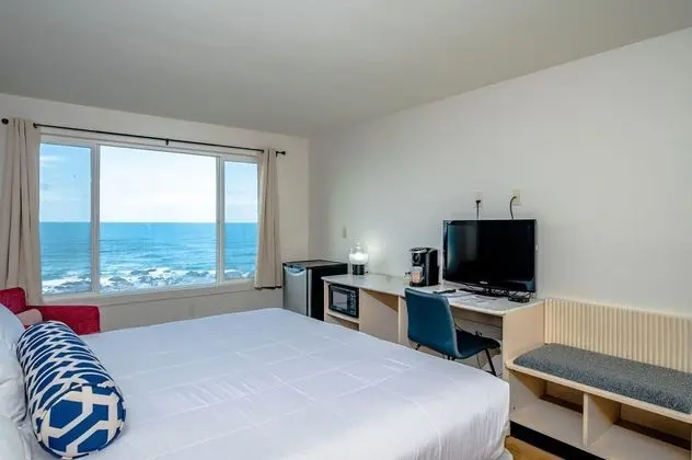 Deluxe King Room with Ocean View