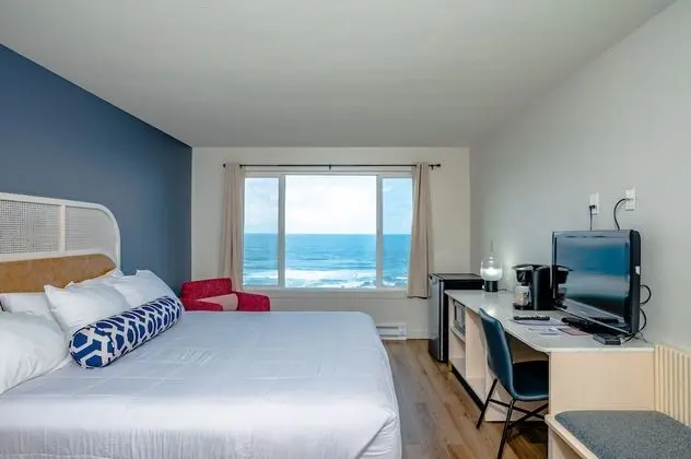 Deluxe King Room with Ocean View