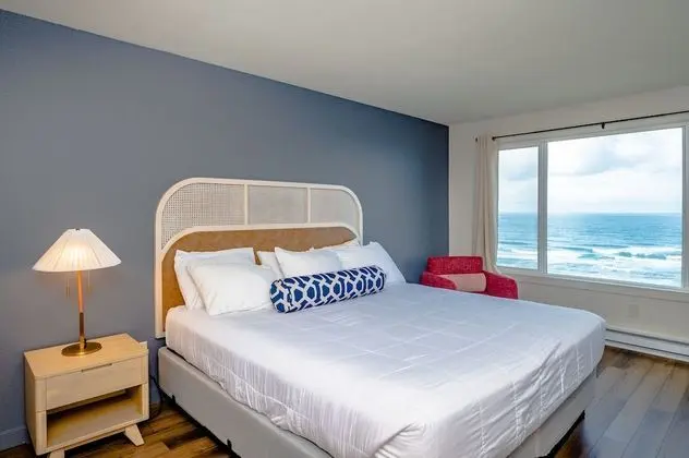 Deluxe King Room with Ocean View