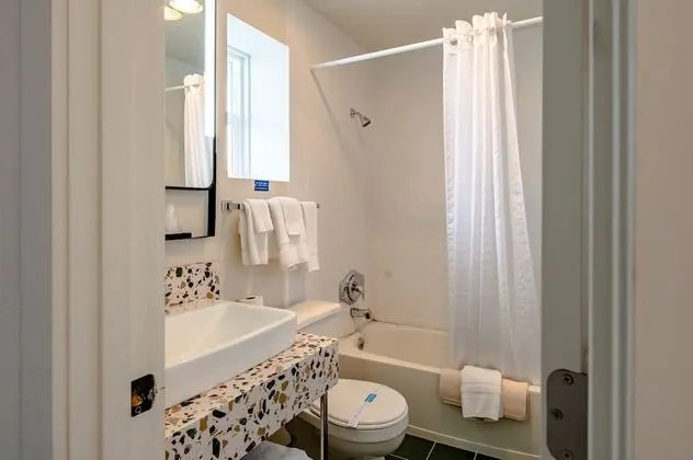 Deluxe King Room with Ocean View