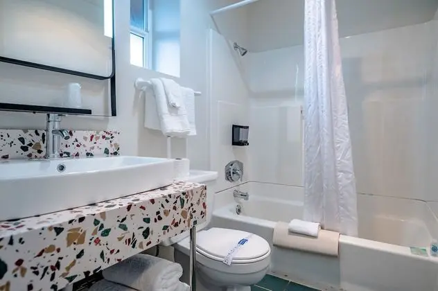 Deluxe King Room with Ocean View
