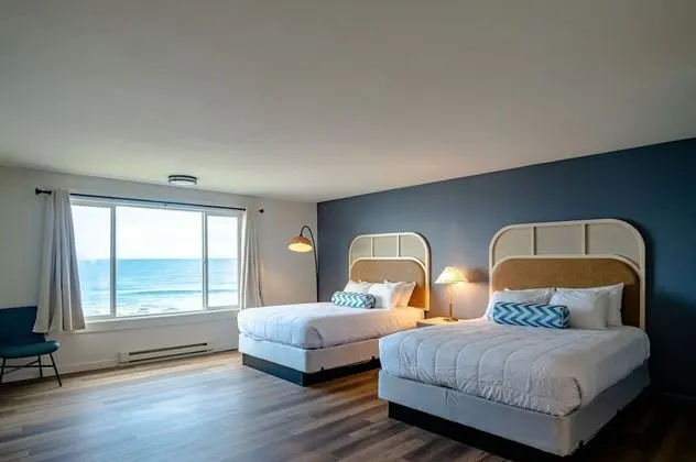 Deluxe Two Queen Beds w/Kitchenette