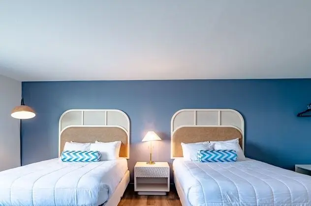 Deluxe Two Queen Beds w/Kitchenette