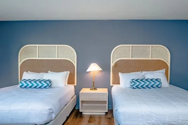 Deluxe Two Queen Beds w/Kitchenette
