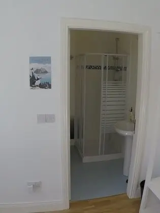 Classic Tek Büyük Yataklı Oda