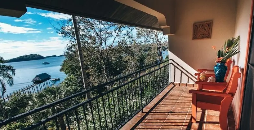 Bungalow with Ocean View (2 Adults)