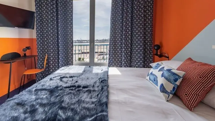 Panoramic Tek Büyük Yataklı Oda