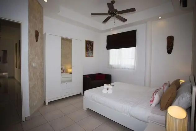 5-Bedrooms Private Pool Villa