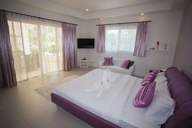 5-Bedrooms Private Pool Villa