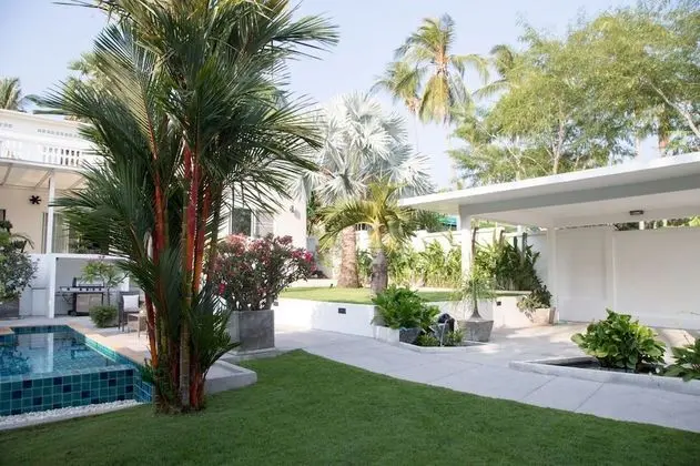 5-Bedrooms Private Pool Villa