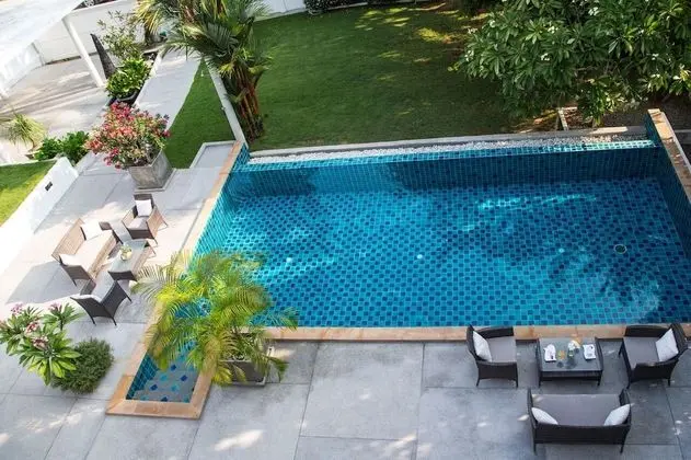5-Bedrooms Private Pool Villa