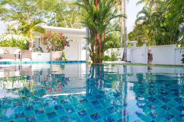 5-Bedrooms Private Pool Villa