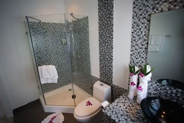 5-Bedrooms Private Pool Villa