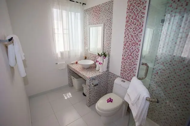 5-Bedrooms Private Pool Villa
