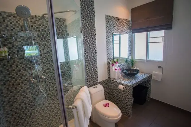 5-Bedrooms Private Pool Villa