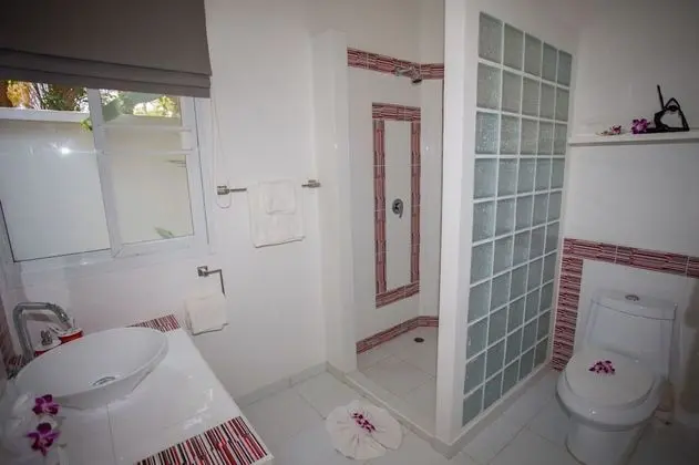5-Bedrooms Private Pool Villa