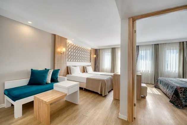 https://imagessl.etstur.com/files/images/hotelImages/TR/51780/l/Sealife-Family-Resort-Hotel-Oda-295191.jpg