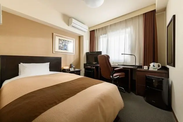 Tek Kişilik Oda, Sigara İçilebilir, Şehir Manzaralı