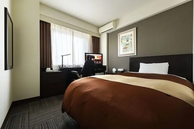 Tek Kişilik Oda, Sigara İçilmez, Şehir Manzaralı