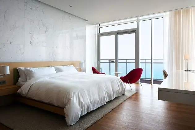 Executive Suite - Breakfast, Sauna and Swimming pool for 2 guests - Extra person fee upon check-in