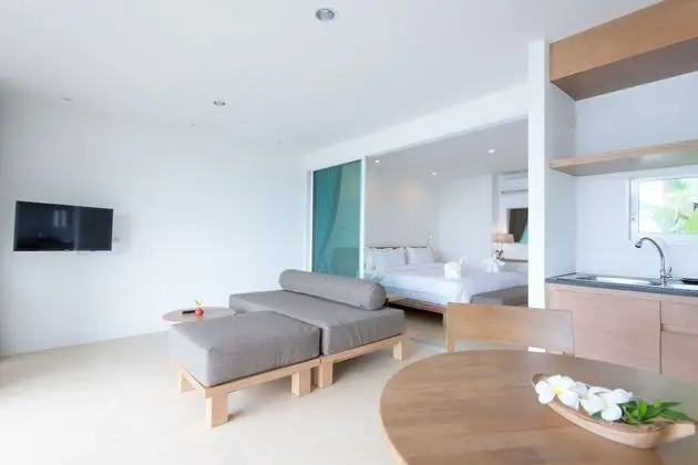 Sea View - Hill Suite with Pool side