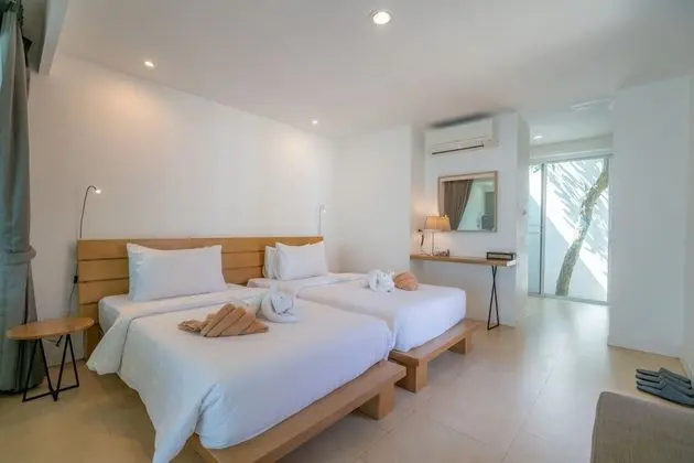 Sea View - Hill Suite with Pool side