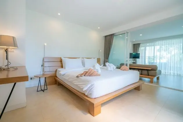 Sea View - Hill Suite with Pool side