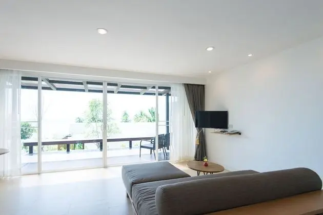 Sea View - Hill Suite with Pool side