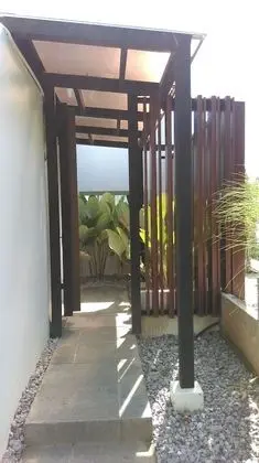 Sea View - Hill Suite with Pool side