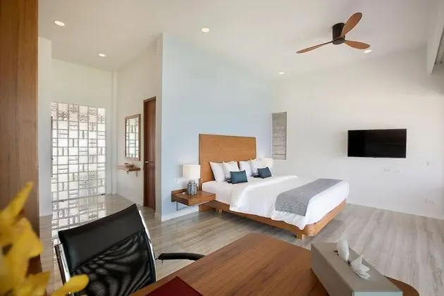 Luxury Villa, 4 Yatak Odası, Deniz Manzaralı, Denize Sıfır