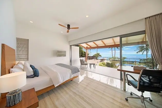 Luxury Villa, 4 Yatak Odası, Deniz Manzaralı, Denize Sıfır