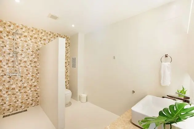 Luxury Villa, 4 Yatak Odası, Deniz Manzaralı, Denize Sıfır