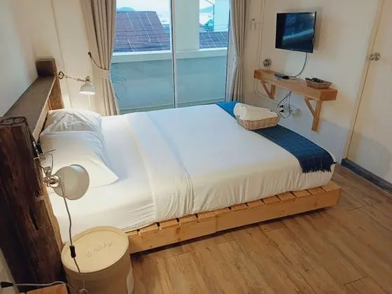 Standard Room with Partial Sea View