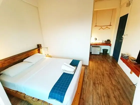 Standard Room with Partial Sea View