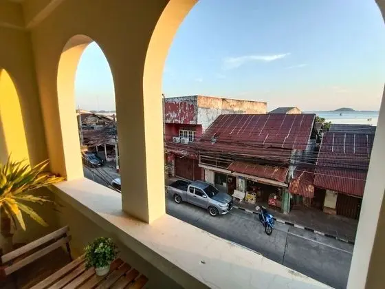 Standard Room with Partial Sea View