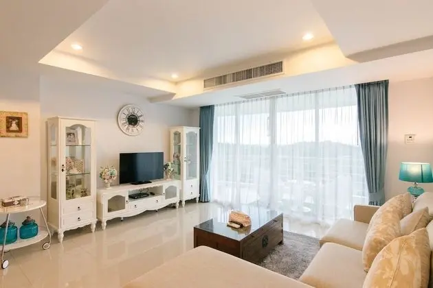 Deluxe Süit, 3 Yatak Odası, Küçük Mutfak, Kısmi Deniz Manzaralı