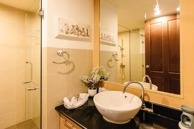 Deluxe Süit, 3 Yatak Odası, Küçük Mutfak, Kısmi Deniz Manzaralı