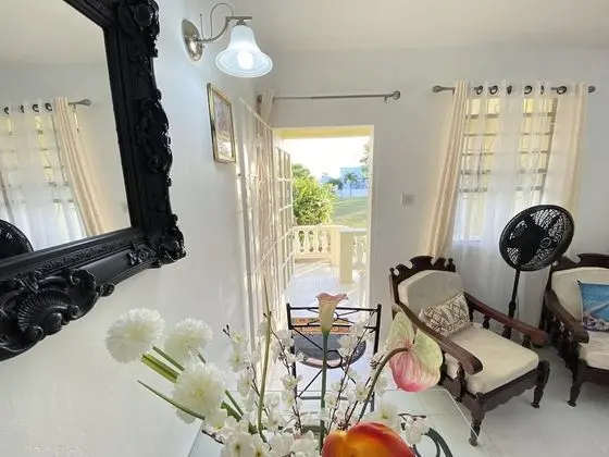 Lovely 1 Bedroom Unit Lower Level