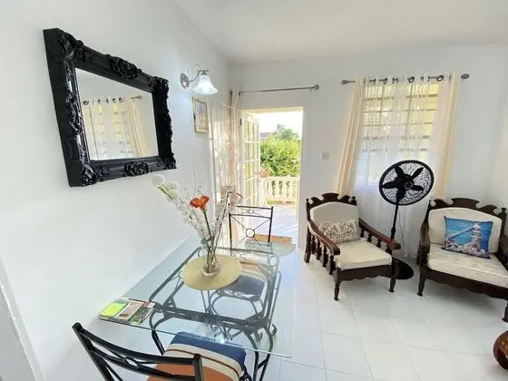 Lovely 1 Bedroom Unit Lower Level