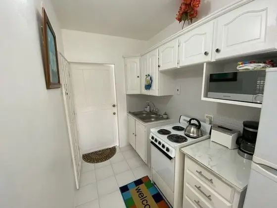 Lovely 1 Bedroom Unit Lower Level