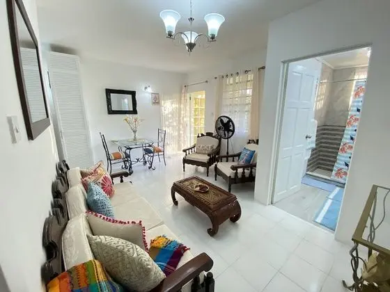 Lovely 1 Bedroom Unit Lower Level