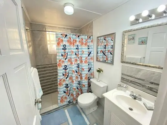 Lovely 1 Bedroom Unit Lower Level