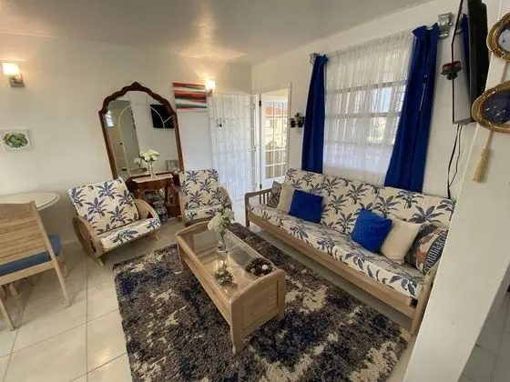 Lovely 2 Bedroom Unit