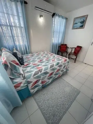 Lovely 2 Bedroom Unit