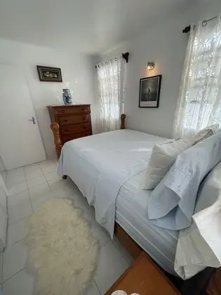 Lovely 2 Bedroom Unit