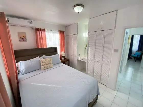 Tranquil 2 Bedroom Unit Lower Level