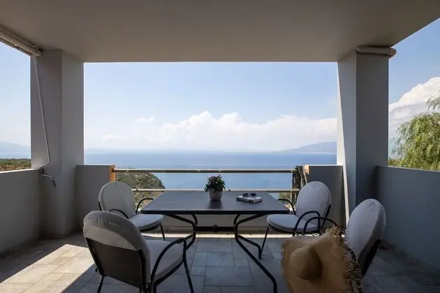 Gold Private Pool Villa Sea View