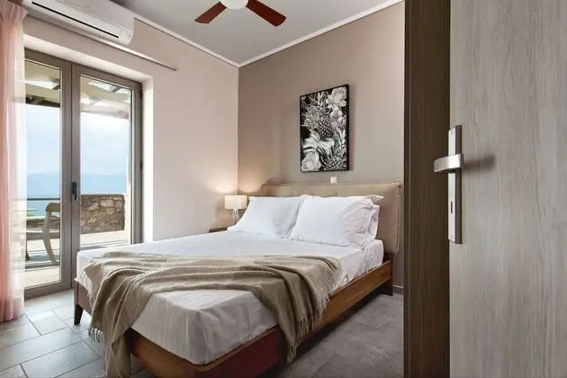 Gold Private Pool Villa Sea View